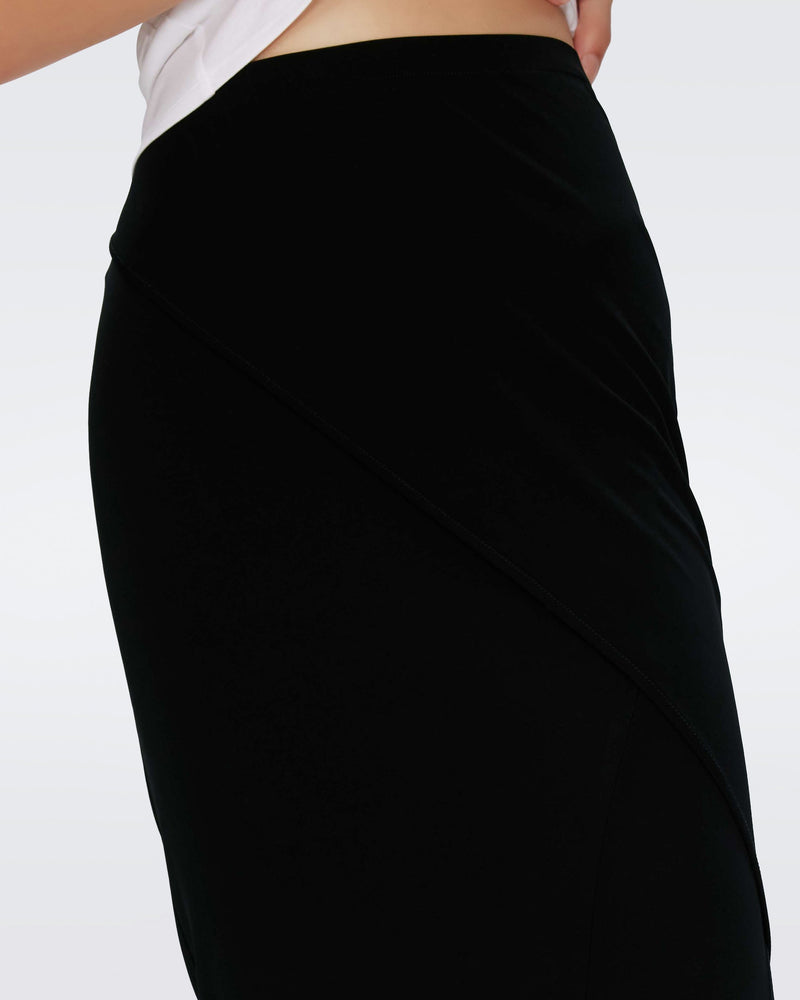Archer Skirt in Black