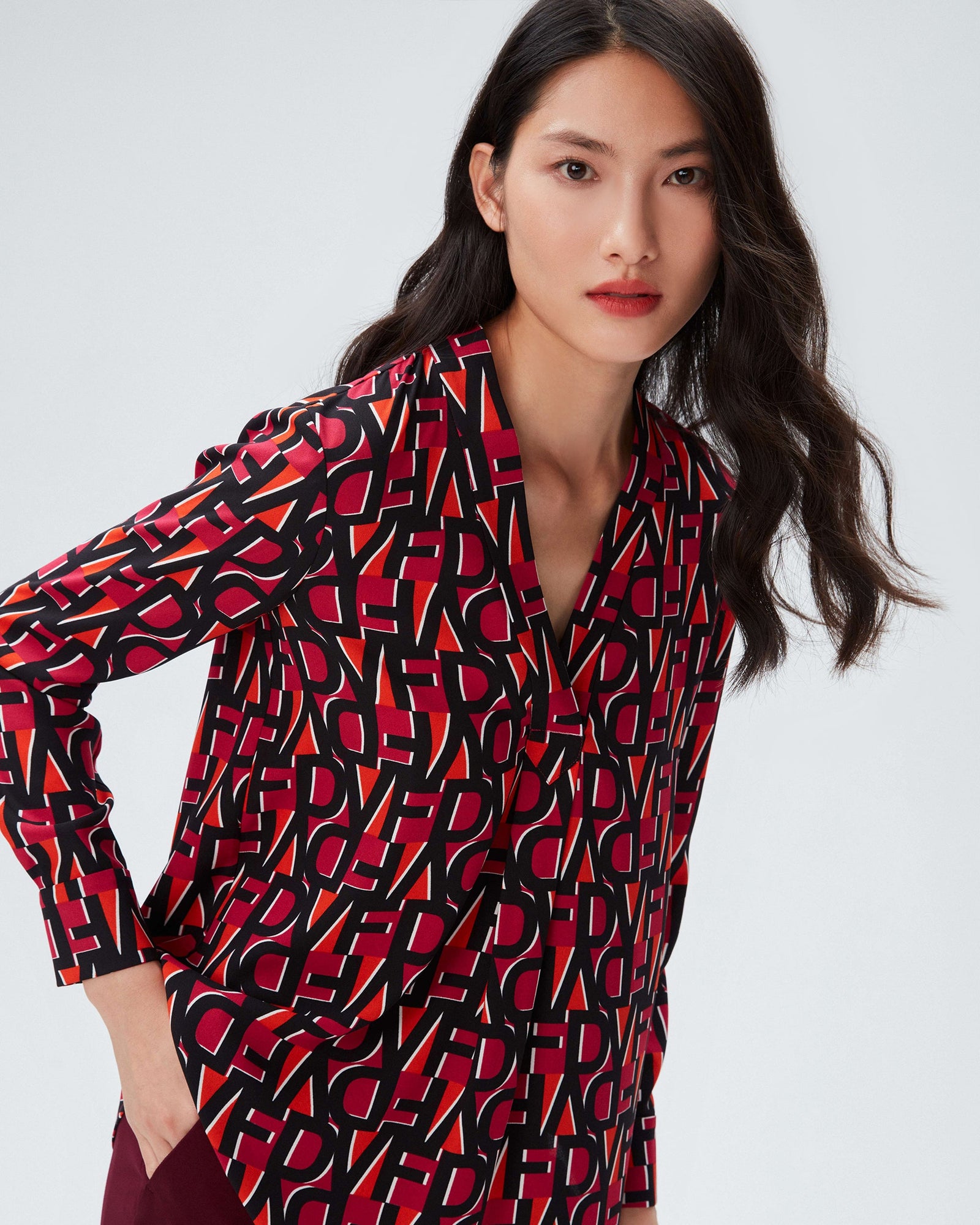 dvf sanorah top in dvf stamp med shocking beet