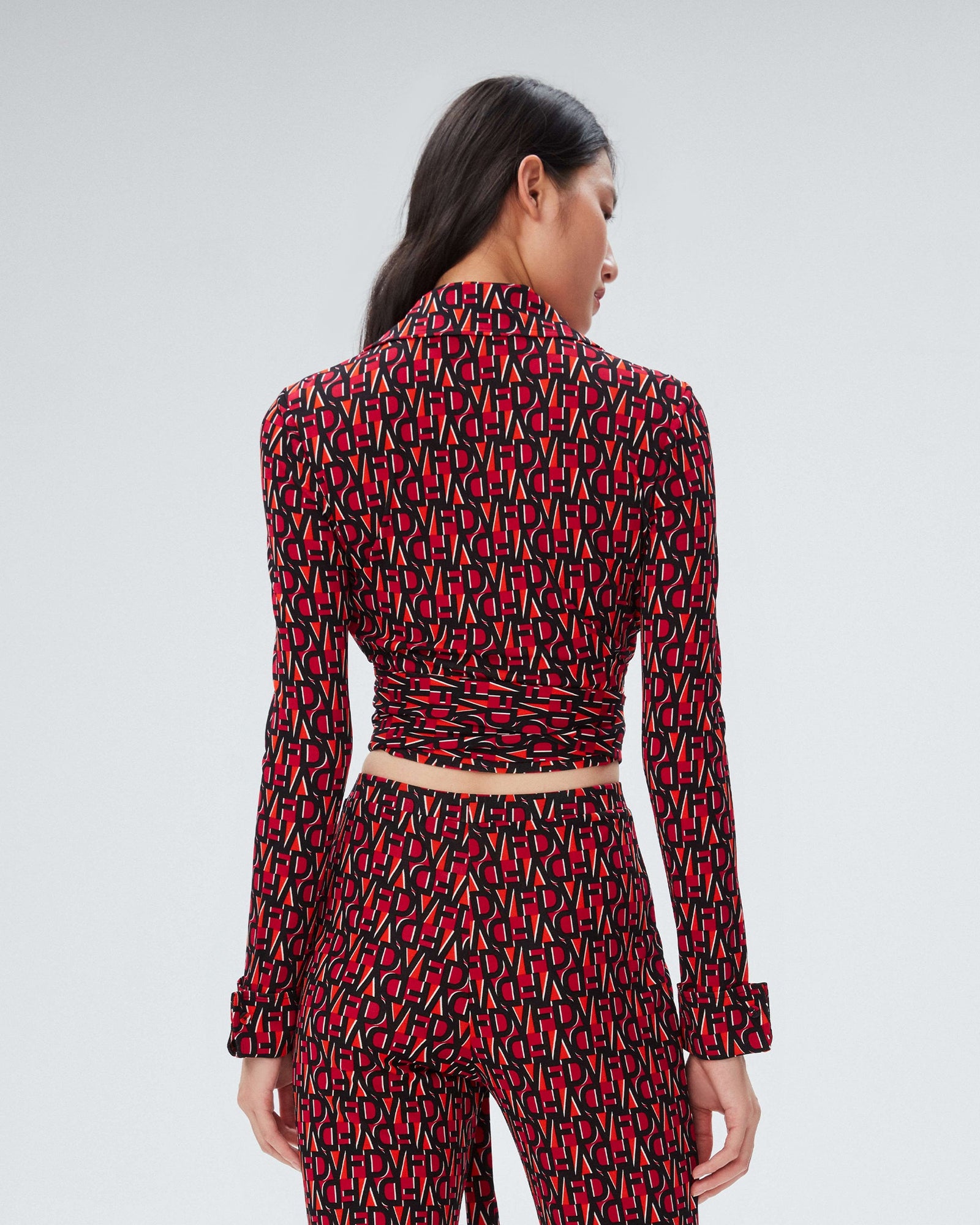 dvf bobbie top in dvf stamp sm shocking beet