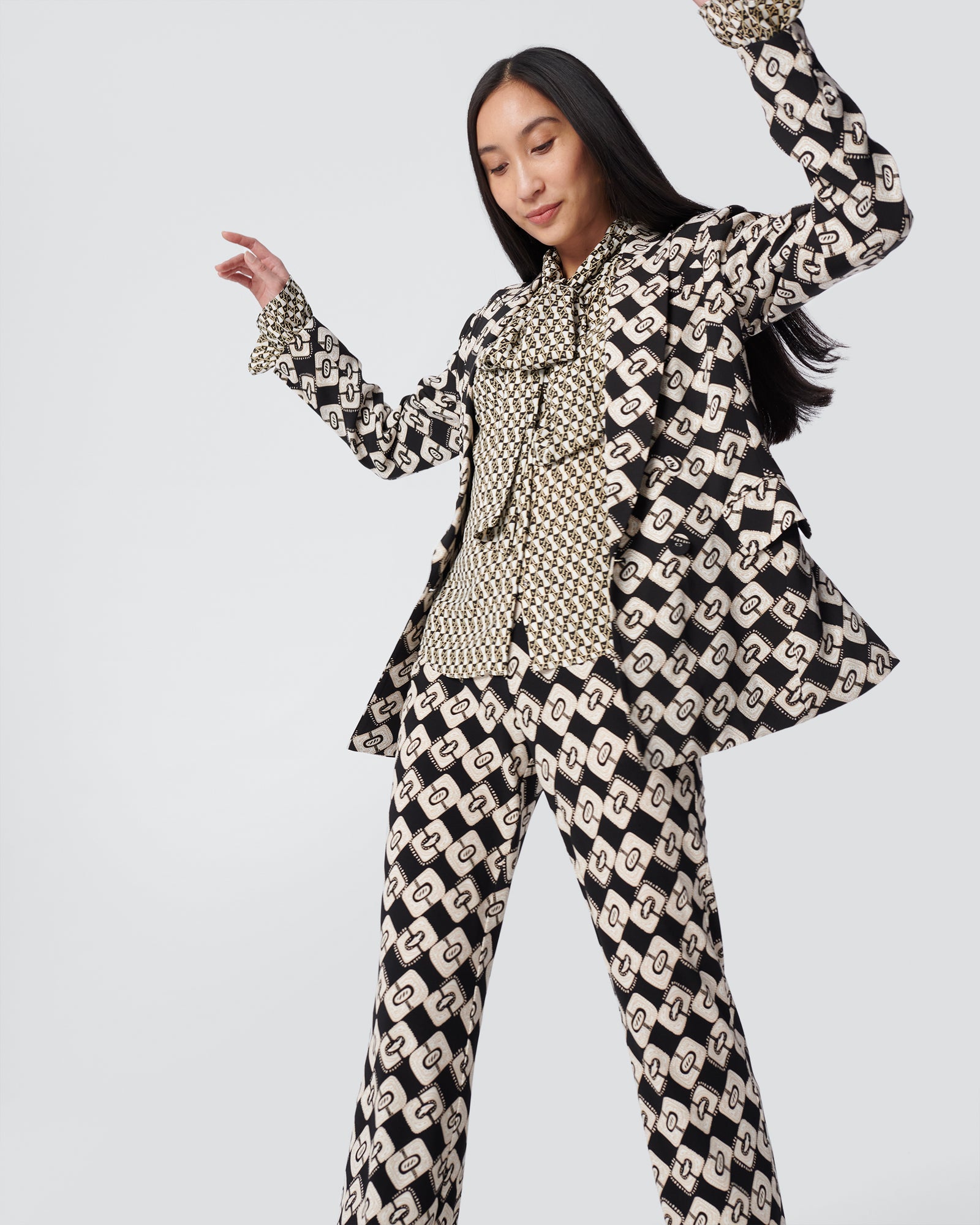 DVF tina top in dvf logo ivory