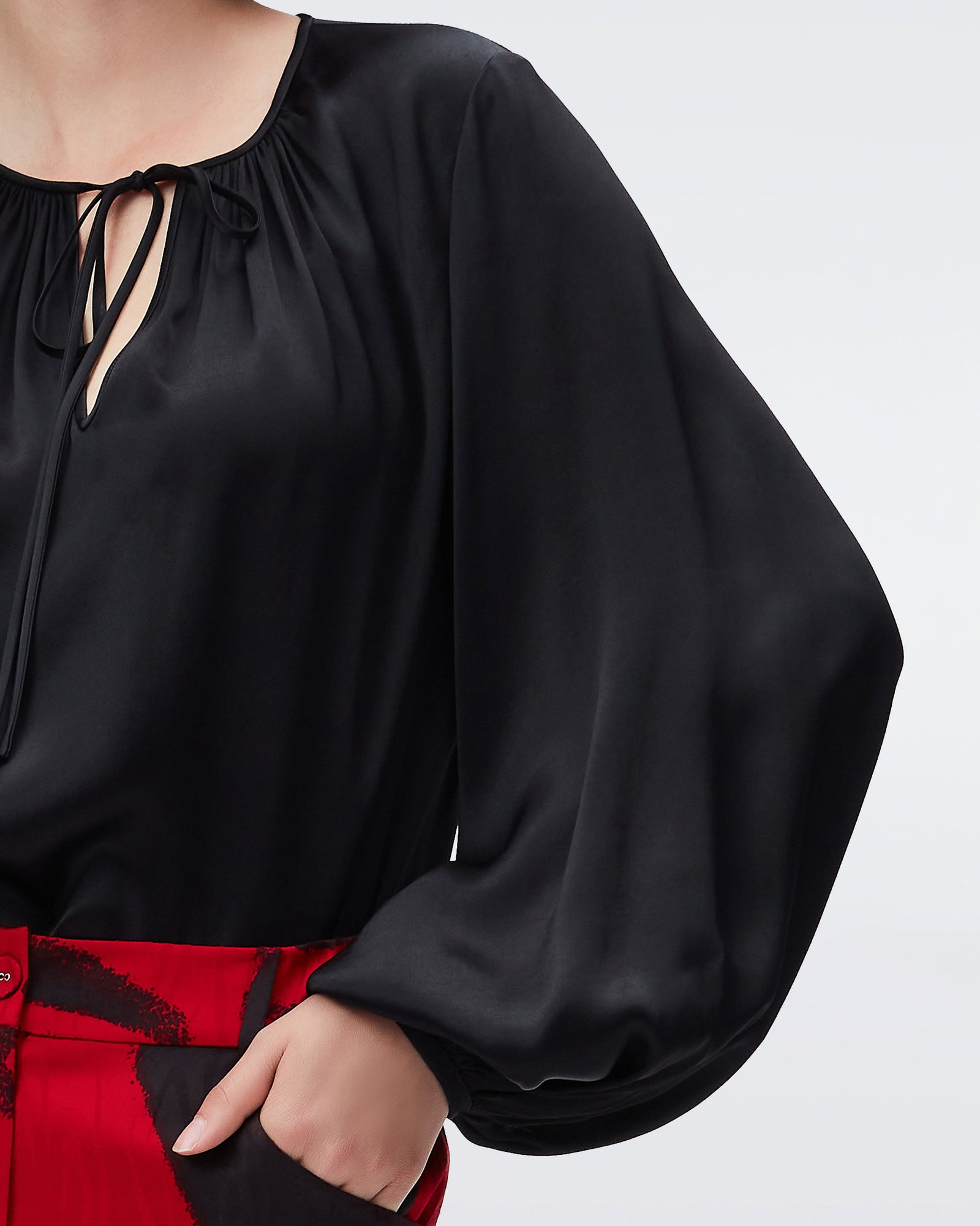 DVF new freddie satin blouse in black