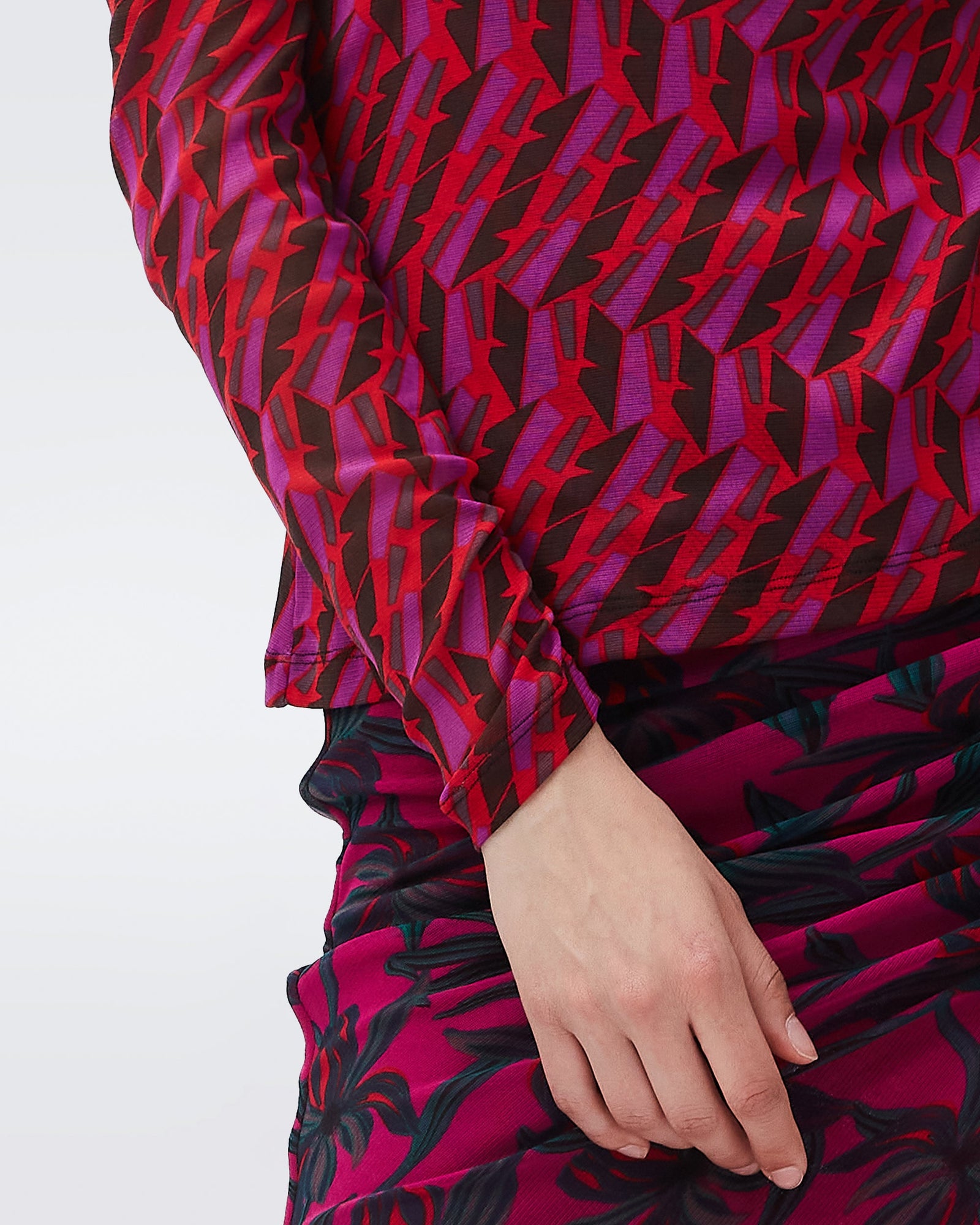 DVF new remy mesh top in zig zag red