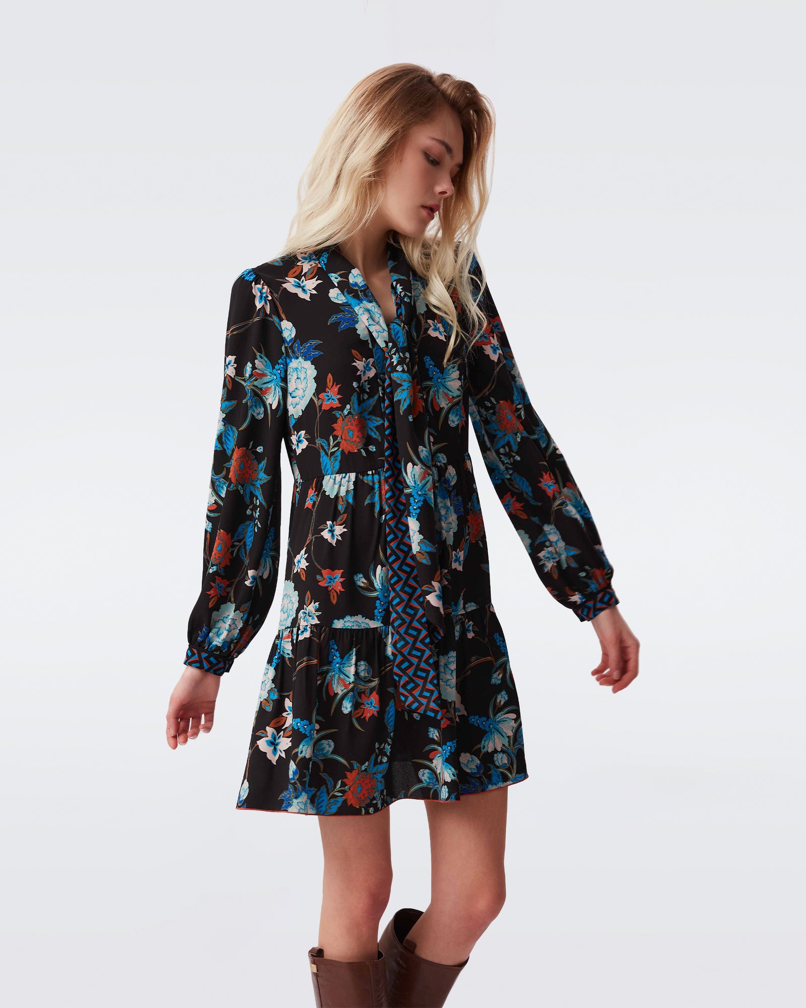 DVF romi dress in october floral medium black