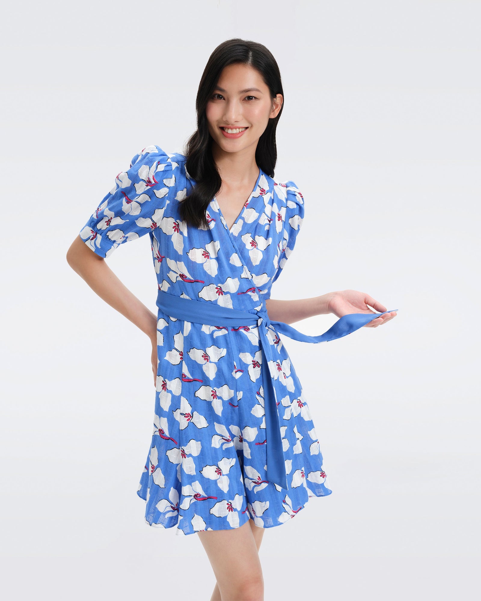 DVF Elodie Wrap Dress in Graphic Flower Lg Signature Blue