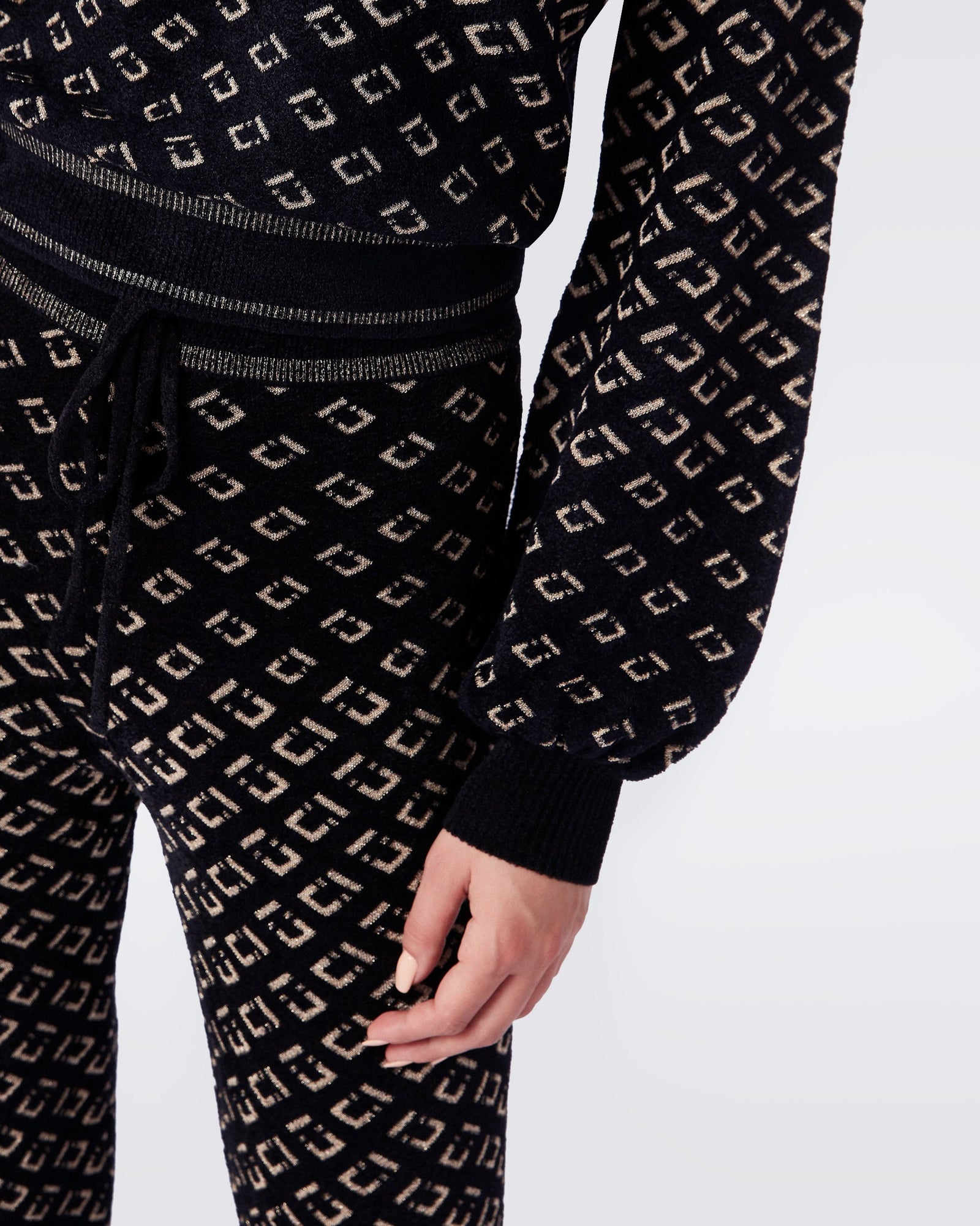 Verdi Knit Jacquard Drawstring Pants In Black Geo Chain
